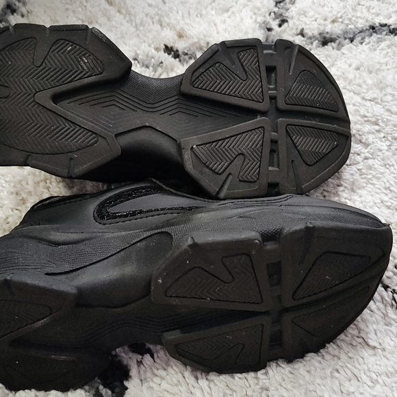 Shoes - Picture 6 of 6